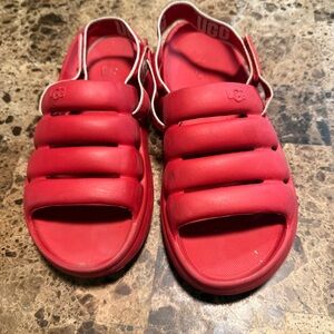 UGG Ladies Sz 7 Red Padded Strap Sandals sport yeah
